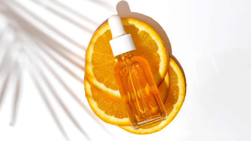 ¿La vitamina C mancha la piel? Desmintiendo el mito