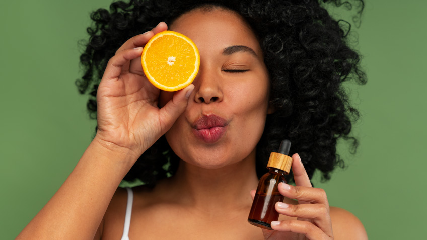 ¿La vitamina C mancha la piel? Desmintiendo el mito