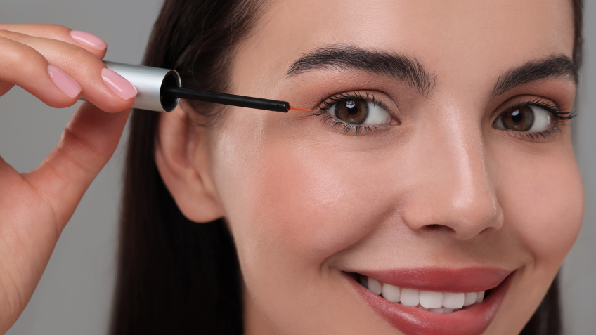 Pros y contras de los sueros para pestañas